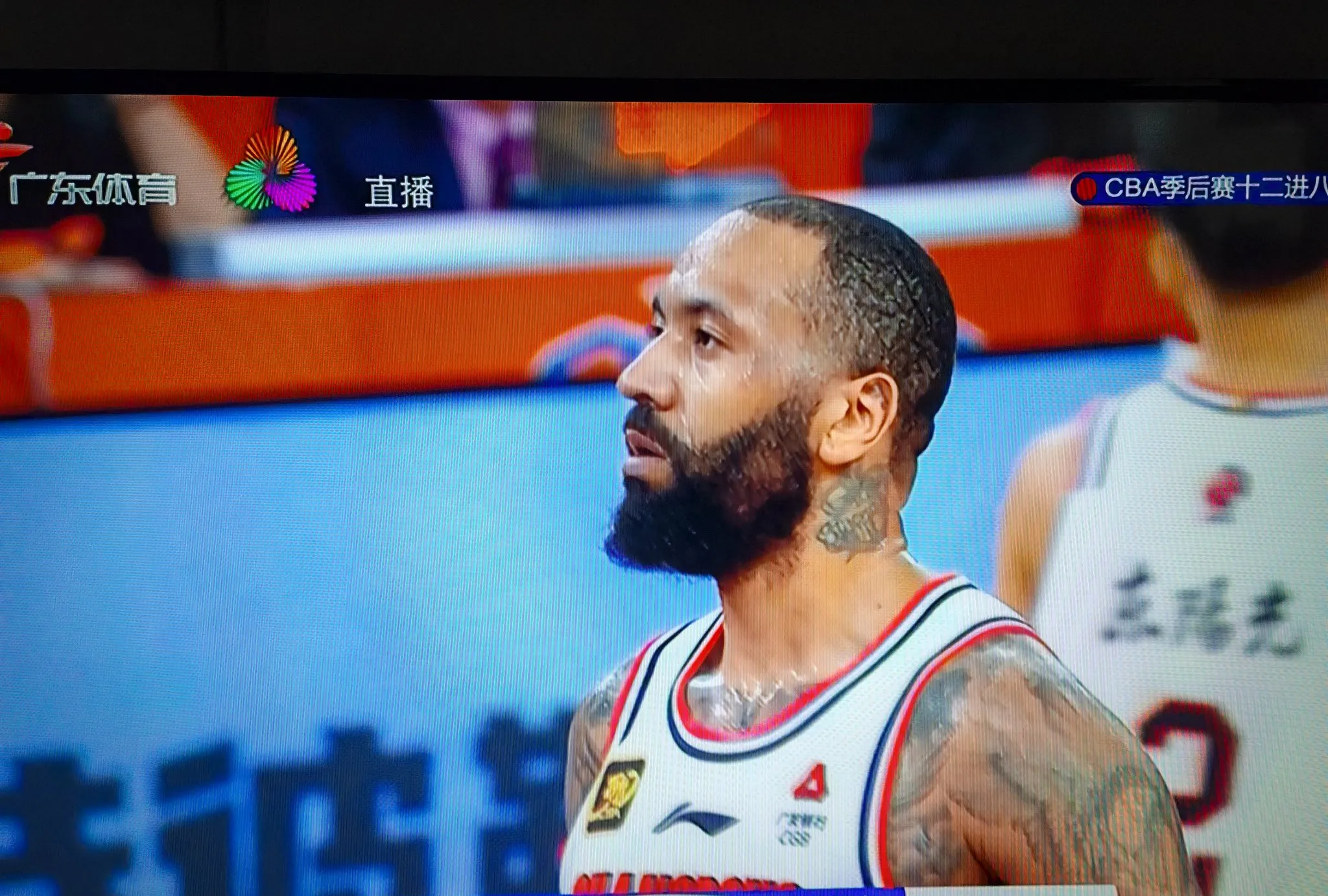 关于CBA季后赛今晚走向成谜；纽约尼克斯再遭质疑；气氛紧张；控场能力成焦点的信息