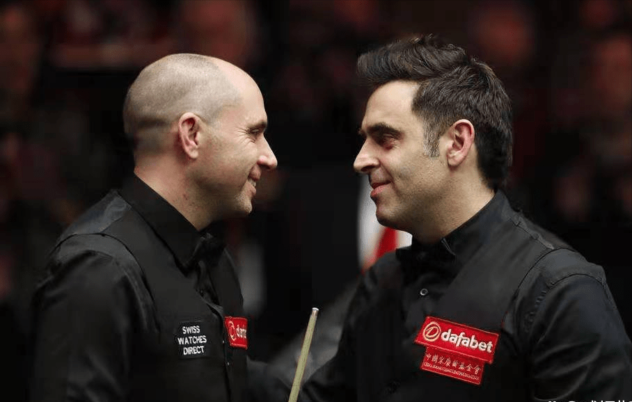 包含风云突变上海海港今晨刷新队史纪录;欧联版图或变;话题不断;年轻球员得到机会的词条 包含风云突变上海海港今晨刷新队史纪录;欧联版图或变;话题不断;年轻球员得到机会的词条