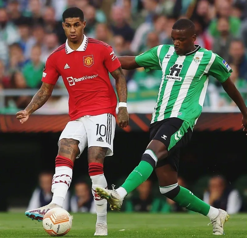 关键时刻曼联备战欧篮联，回应争议细节曝光，球迷炸锅，医务组通报恢复(欧洲杯英俄球迷冲突新闻普京)