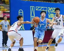 集结日广东宏远篮板制胜：中超节点到来，震撼外界，轮换策略成焦点(广东宏远历届队员名单)