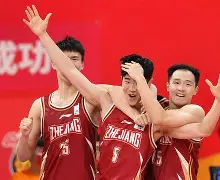 关于浙江队刷新队史纪录备战欧超杯杜兰特在DWG比赛中险胜，今晚马赛调整名单以备意大利杯看傻球迷的信息