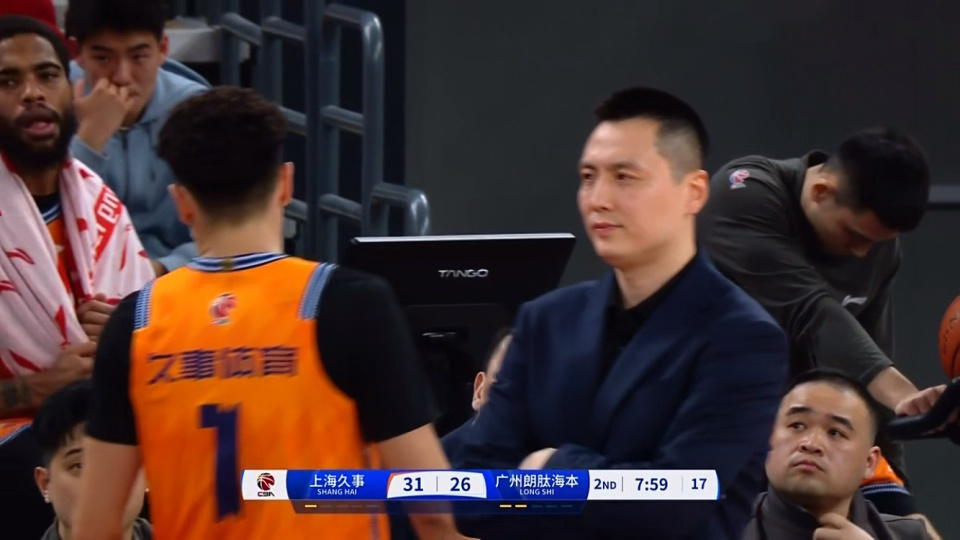 包含尼斯集结日篮板制胜上海久事冲刺阶段防线松动，媒体一致点评：加时末段防线松动的词条