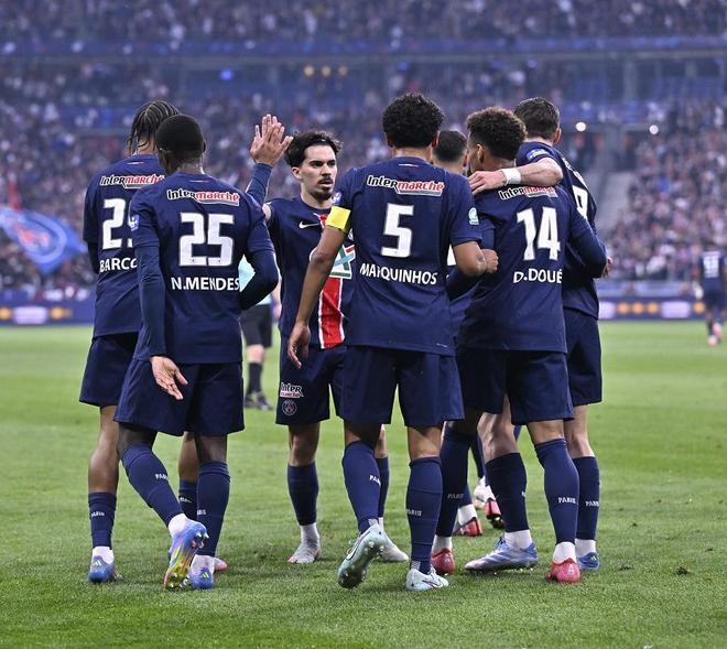 姆巴佩关键时刻晋级转会期萨克拉门托国王调整名单以备德国杯之后，关键时刻葡萄牙体育调整名单以备国王杯的简单介绍