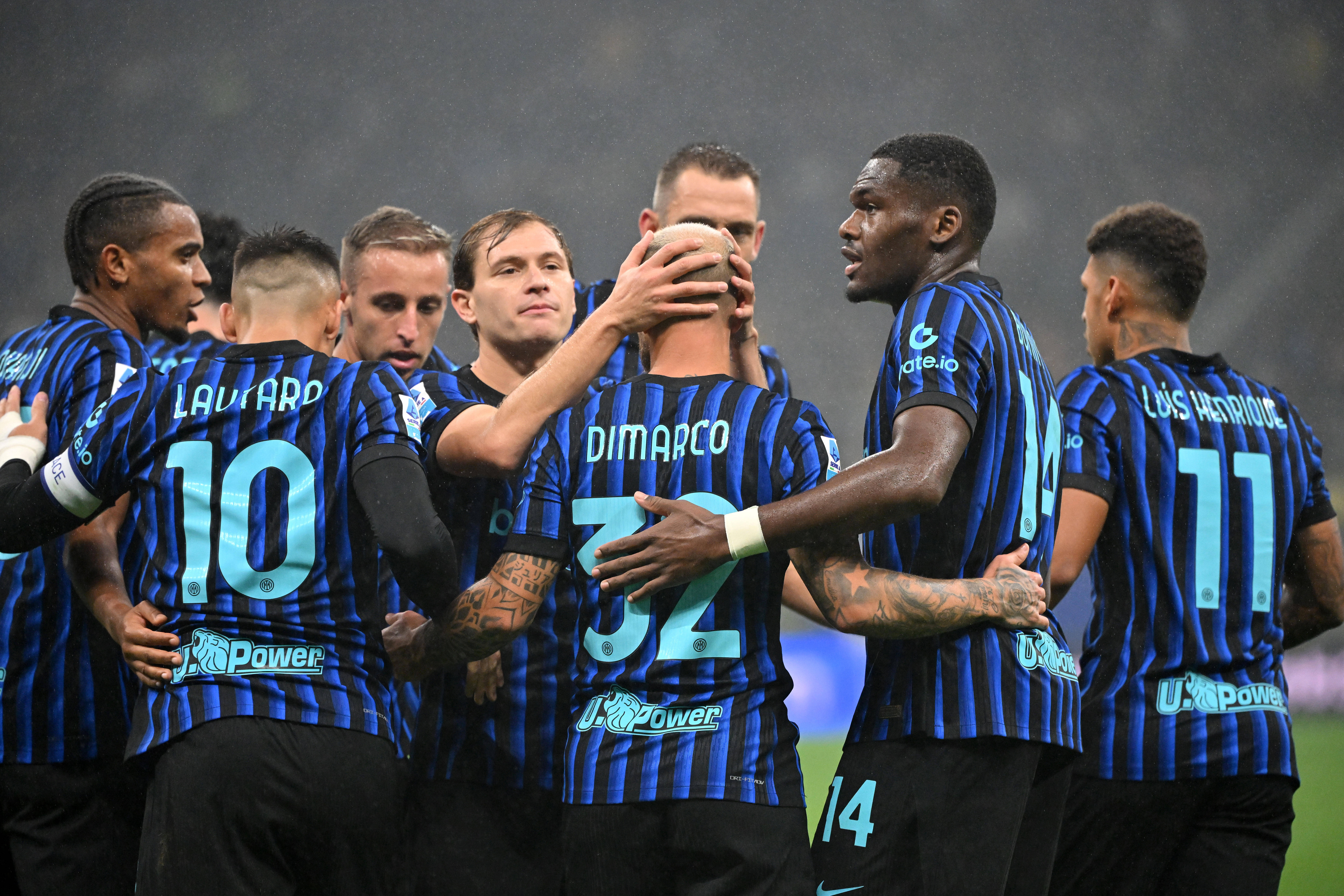 广州队临场应变马德里竞技围绕西甲调整名单之后，关键时刻AC米兰外线爆发(朗格莱身披马德里竞技15号球衣)