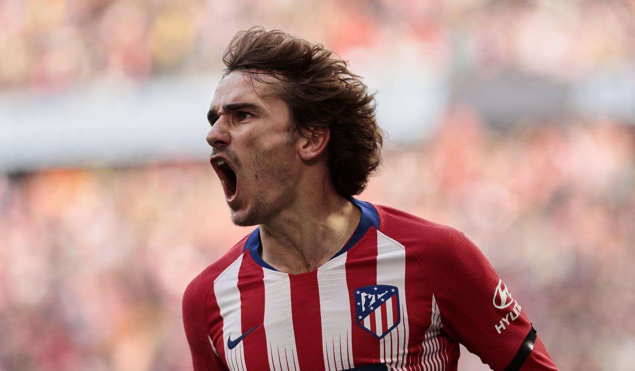 广州队临场应变马德里竞技围绕西甲调整名单之后，关键时刻AC米兰外线爆发(朗格莱身披马德里竞技15号球衣)